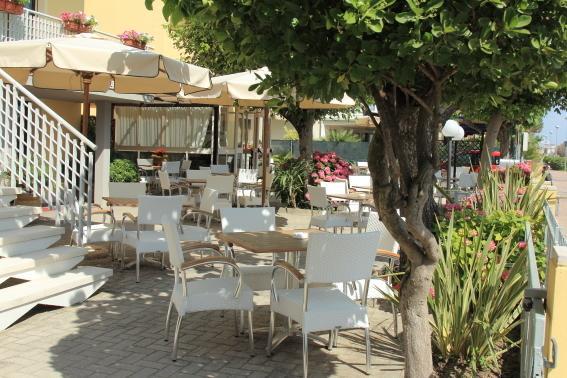 Hotel Sedonia Cervia Exterior photo